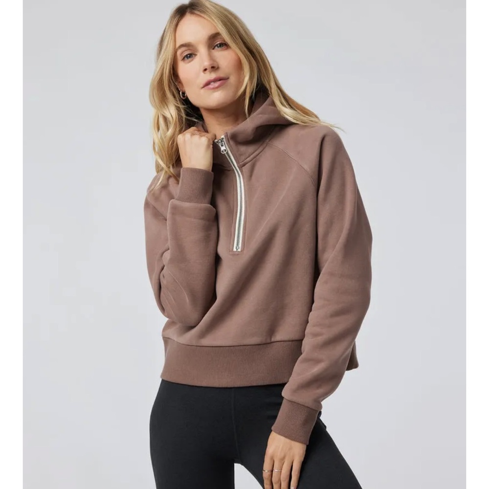 Vuori Womens Sweatshirt Restore Half Zip Hoodie in Flint Brown size Large